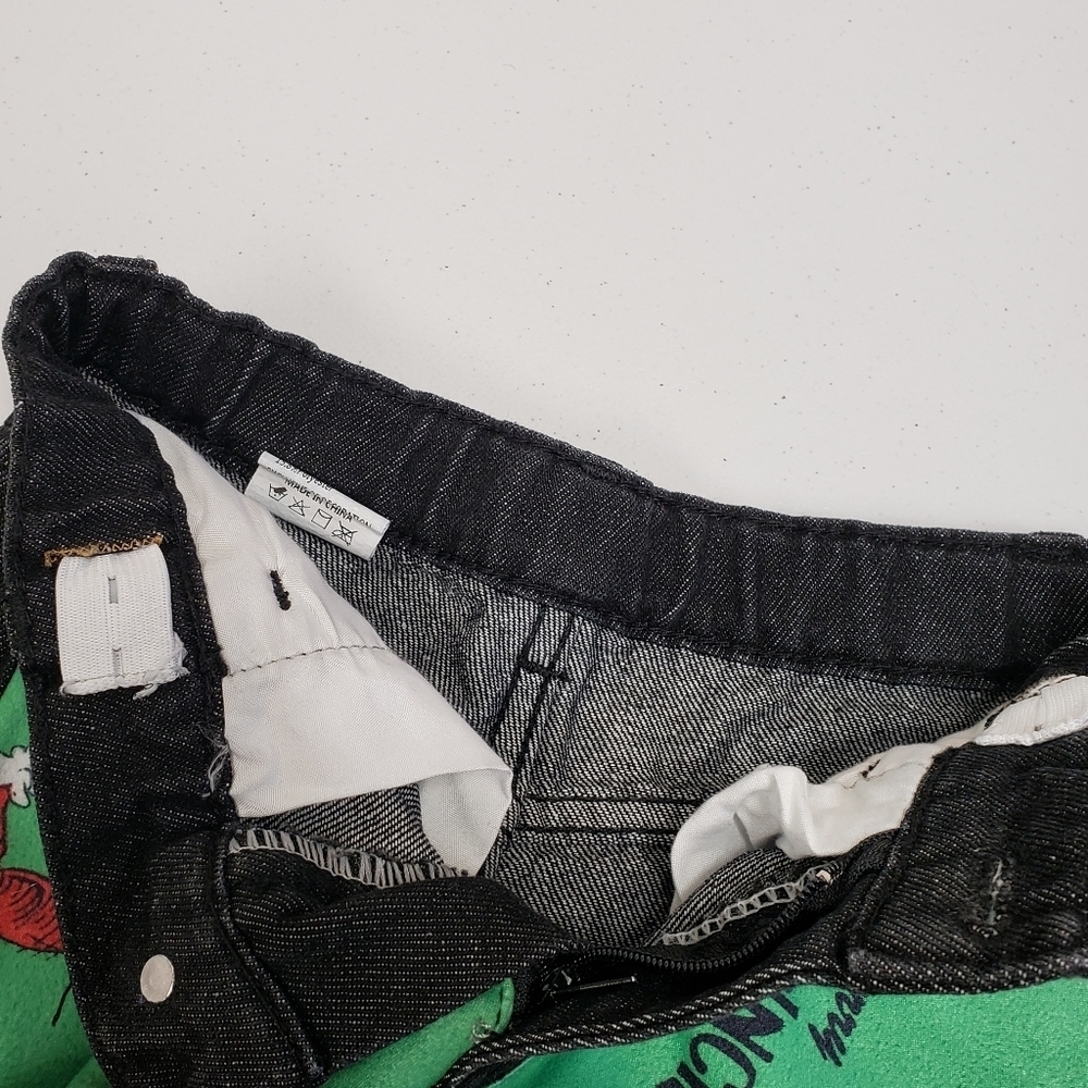Grinch Girls Black Denim Shorts Merry Grinchmas Raw Edge Size Small - Picture 4 of 8